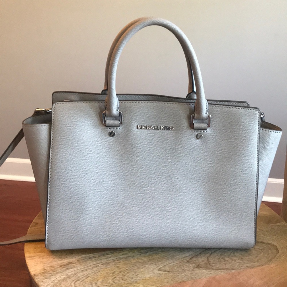 Michael Kors Large Selma Handbag - Pearl Grey